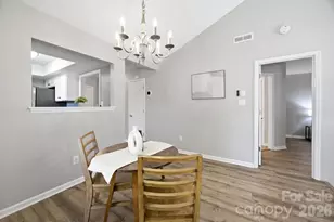 9126 N Vicksburg Park Ct, Charlotte, NC 28210 - Photo 10