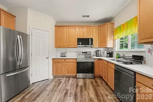 9866 Treeside Ln, Matthews, NC 28105 - Photo 12