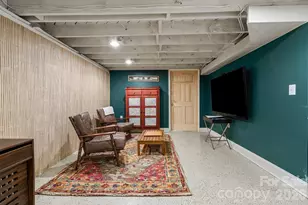 321 Sulphur Springs Rd, Asheville, NC 28806 - Photo 30