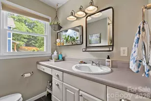 321 Sulphur Springs Rd, Asheville, NC 28806 - Photo 20