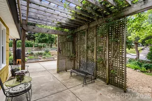 321 Sulphur Springs Rd, Asheville, NC 28806 - Photo 8