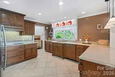 6296 Southlake Drive, Hickory, NC 28601 - Photo 20
