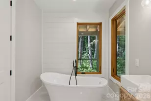 365 Cherokee Cir, Lake Toxaway, NC 28747 - Photo 20