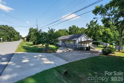 2578 Simpson Road E, Burlington, NC 27217 - Photo 2
