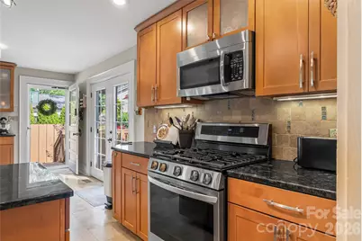 1026 14th Avenue Drive NW, Hickory, NC 28601 - Photo 2