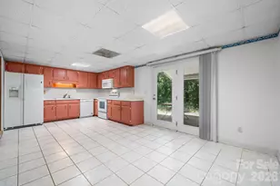 75 Laurelwood Dr, Marion, NC 28752 - Photo 6