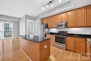 4620 Piedmont Row Dr, Charlotte, NC 28210 - Photo 4