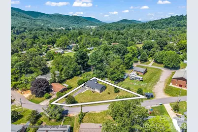 215 Varden Place, Swannanoa, NC 28778 - Photo 8
