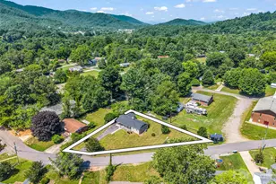 215 Varden Pl, Swannanoa, NC 28778 - Photo 8