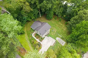 135 Plantation Dr, Hendersonville, NC 28792 - Photo 4