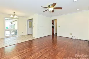 3000 Barfield Dr, Charlotte, NC 28217 - Photo 4