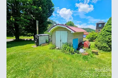 9216 Nc Highway 194 Highway N, Lansing, NC 28643 - Photo 36