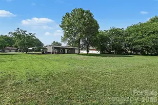 561 Primrose Ln NW, Concord, NC 28027 - Photo 16