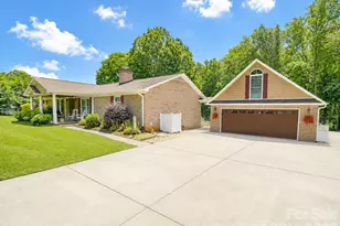 107 Mistywood Dr, Mount Holly, NC 28120 - Photo 4