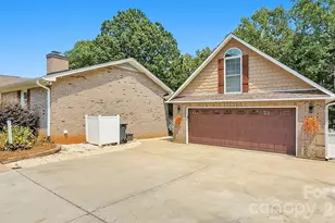 107 Mistywood Dr, Mount Holly, NC 28120 - Photo 4