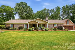 107 Mistywood Dr, Mount Holly, NC 28120 - Photo 2