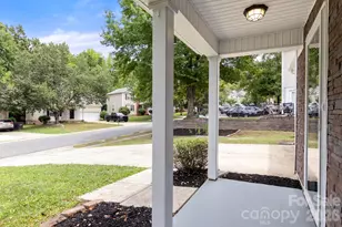11125 Northwoods Forest Dr, Charlotte, NC 28214 - Photo 2