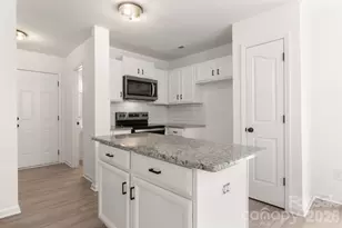 11125 Northwoods Forest Dr, Charlotte, NC 28214 - Photo 12
