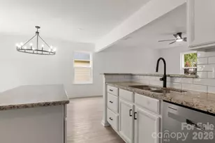 11125 Northwoods Forest Dr, Charlotte, NC 28214 - Photo 10
