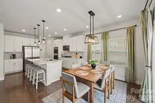 374 Hyssop Ct, Fort Mill, SC 29715 - Photo 2
