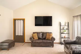 100 Forest Park Dr, Hendersonville, NC 28792 - Photo 14