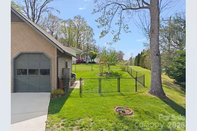100 Forest Park Drive, Hendersonville, NC 28792 - Photo 30