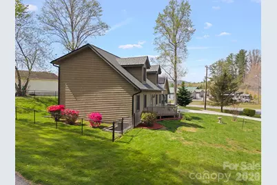 100 Forest Park Drive, Hendersonville, NC 28792 - Photo 32