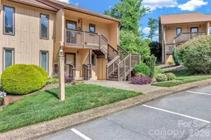 117 Pebble Creek Dr, Asheville, NC 28803 - Photo 2