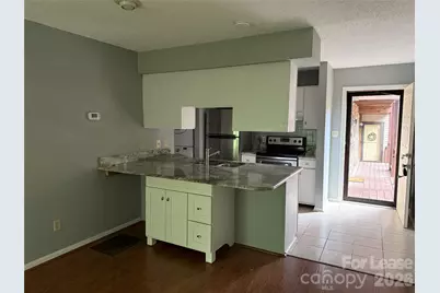 1420 11th Street Drive NW, Hickory, NC 28601 - Photo 4