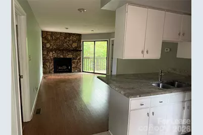 1420 11th Street Drive NW, Hickory, NC 28601 - Photo 2