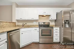 11633 Boxer Ln, Charlotte, NC 28269 - Photo 2