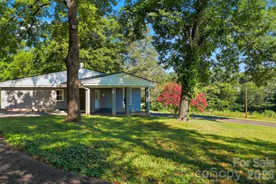 104 31st Avenue NE, Hickory, NC 28601 - Photo 4
