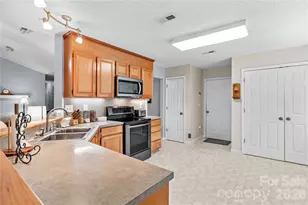 104 Parkers Grove Ln, Statesville, NC 28677 - Photo 8
