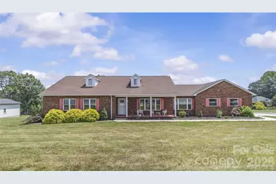 107 Twin Lakes Drive, Statesville, NC 28625 - Photo 2