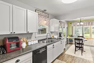 6325 Ellesmere Ct, Charlotte, NC 28227 - Photo 16