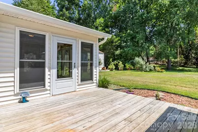 6325 Ellesmere Court, Charlotte, NC 28227 - Photo 38