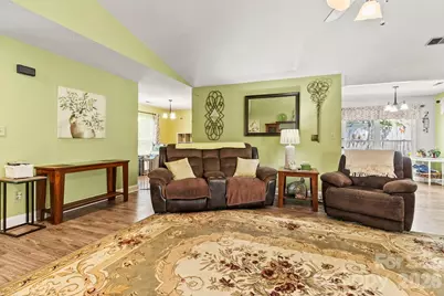 6325 Ellesmere Court, Charlotte, NC 28227 - Photo 10