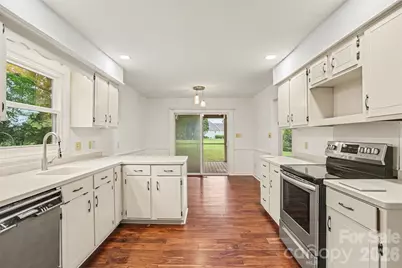 8225 Strawberry Lane, Charlotte, NC 28277 - Photo 18