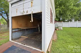112 W 23rd St, Newton, NC 28658 - Photo 28