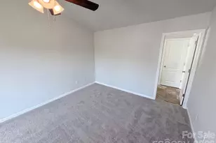 8222 Gabon Ct, Charlotte, NC 28215 - Photo 4