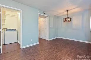 9111 Sharonbrook Dr, Charlotte, NC 28210 - Photo 10