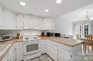 8338 Cricket Lake Dr, Charlotte, NC 28277 - Photo 12
