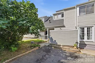 8338 Cricket Lake Dr, Charlotte, NC 28277 - Photo 2