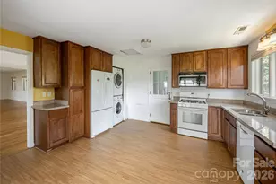 811 Town Mountain Rd, Asheville, NC 28804 - Photo 10