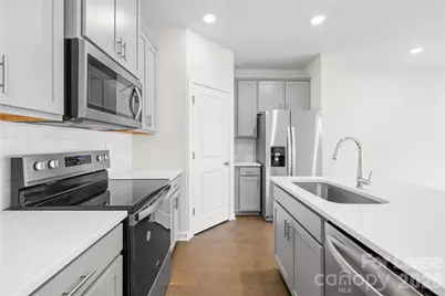 [Address not provided], Charlotte, NC 28216 - Photo 8