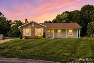 9113 Darius Ct, Charlotte, NC 28227 - Photo 2
