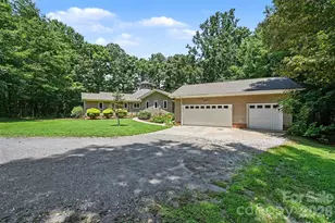 1837 White Ibis Ct, Clover, SC 29710 - Photo 2