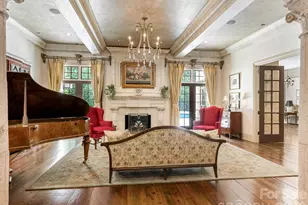 4523 Fox Brook Ln, Charlotte, NC 28211 - Photo 6
