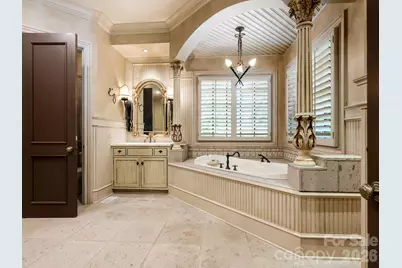 4523 Fox Brook Lane, Charlotte, NC 28211 - Photo 14