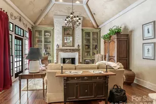 4523 Fox Brook Ln, Charlotte, NC 28211 - Photo 22